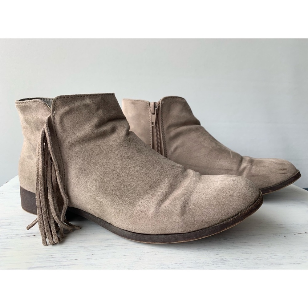 Madden Girl | beige/ tan western booties with tassels